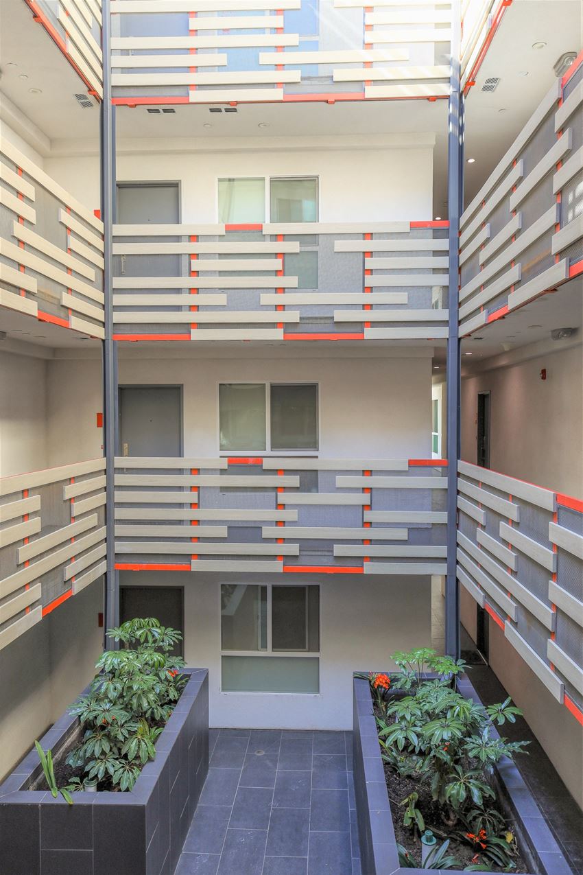 Colby Missouri By Wiseman Apartments, 1836 Colby Ave., Los Angeles, CA